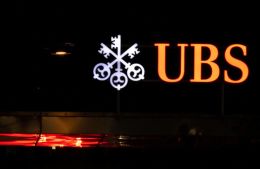 Icelanders' bank accounts closed