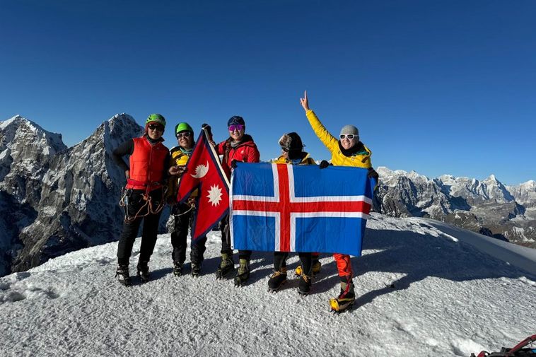 A group of Icelanders reached the top