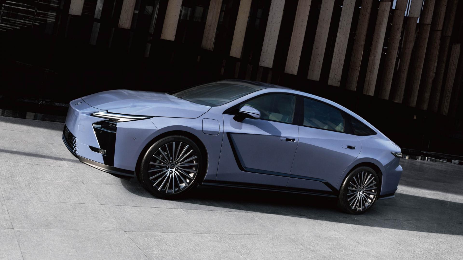 Heisann, en ny elbil fra Lexus!