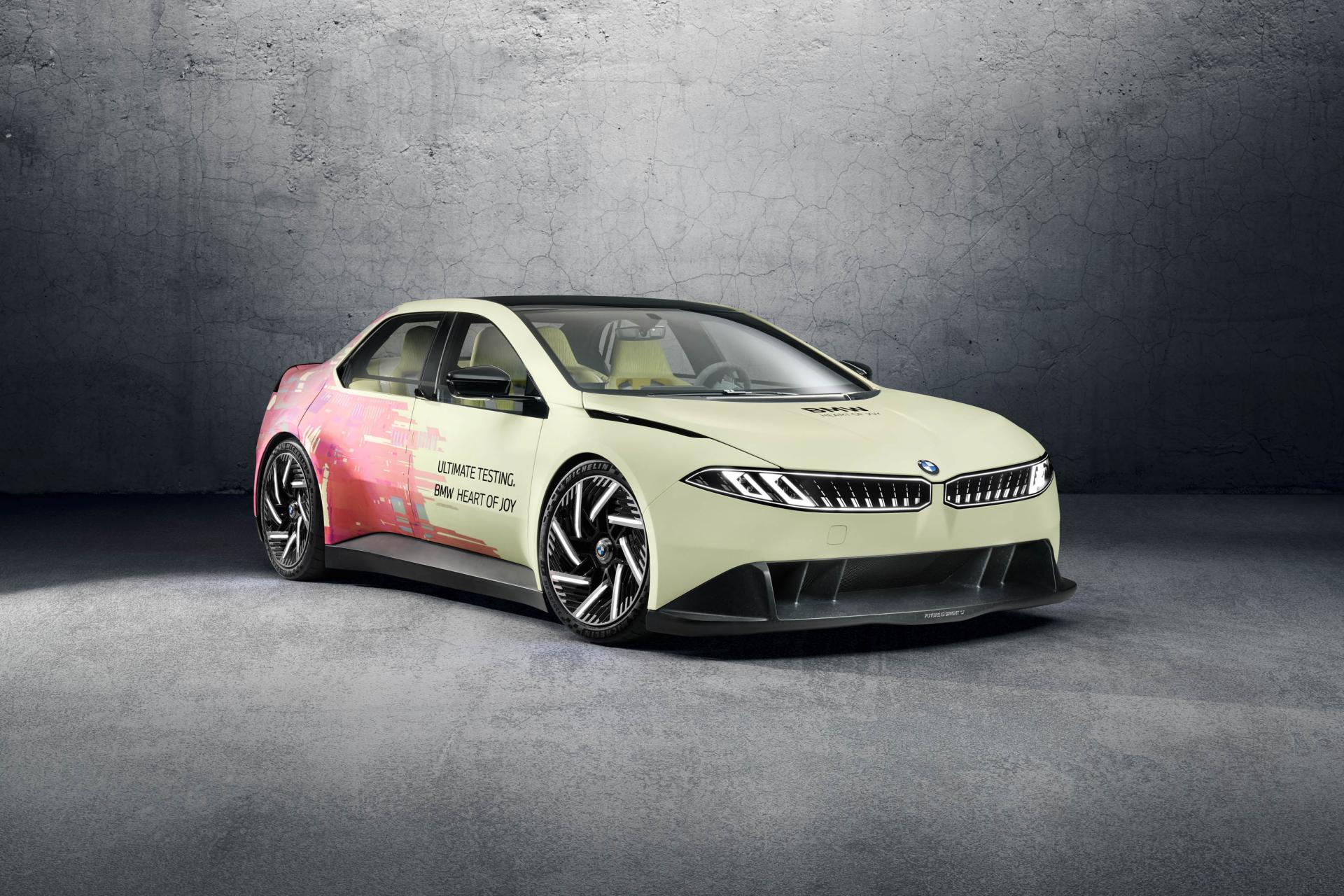 BMW viser framtiden og 42(!) biler