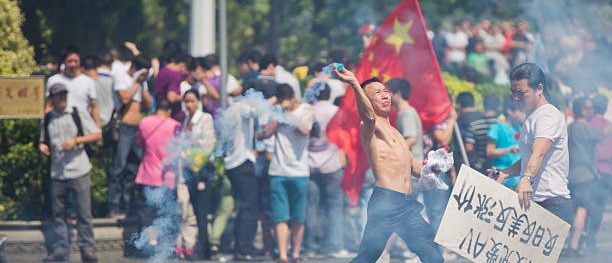 China Erupts: Furious Workers Riot As Factories Collapse Under Trump’s Tariffs