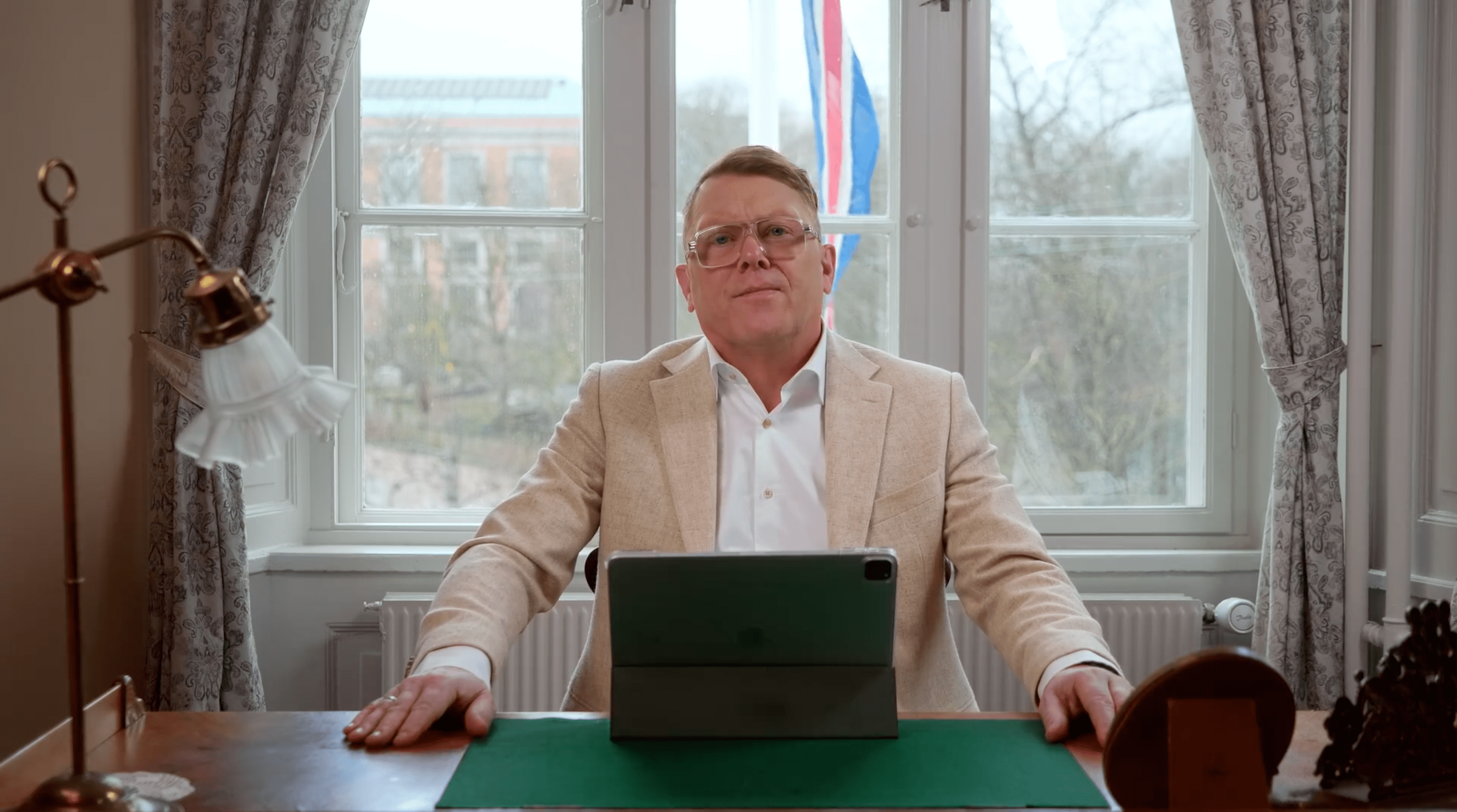 Denim-clad Jón Gnarr Denied Access To Alþingi