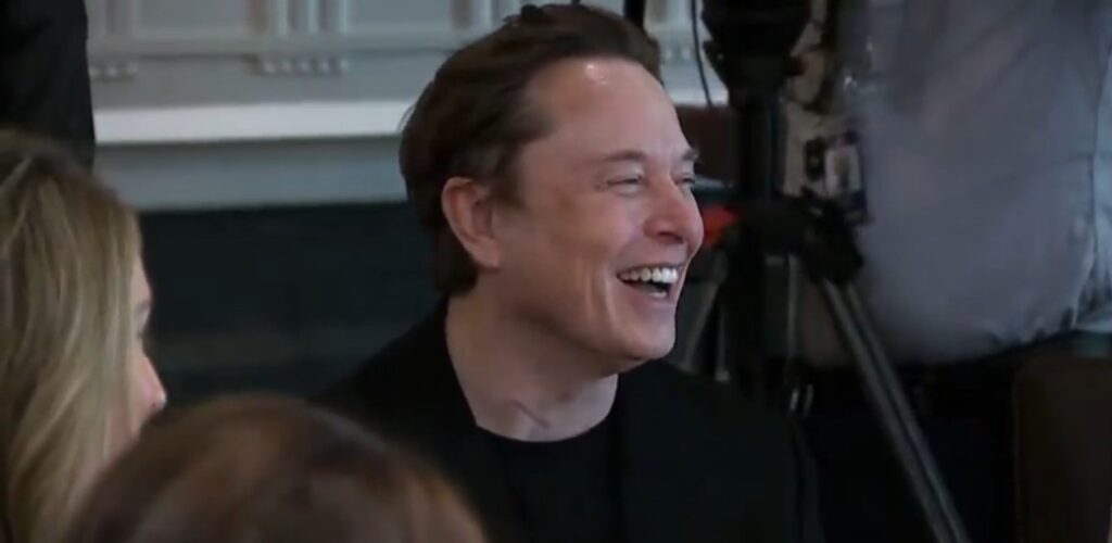 Trump gives Elon Musk an Oval Office goodbye