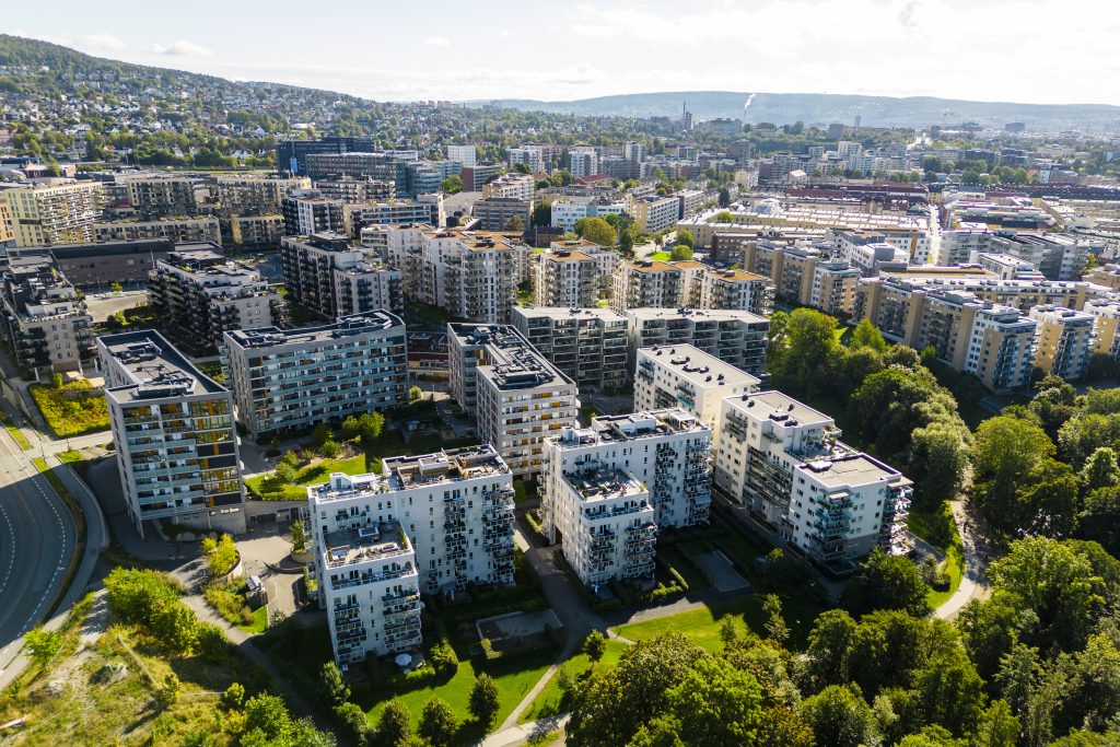 Den brutale sannheten: Så mye må du betale for å komme inn på boligmarkedet