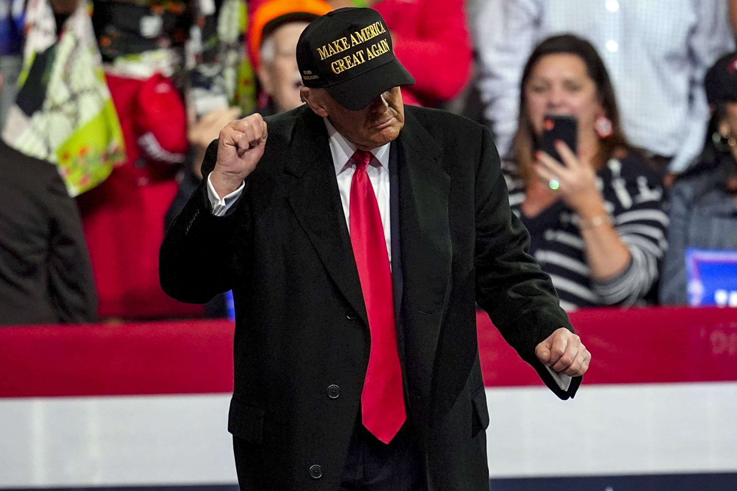 Slik kan Trump beholde makten til 2037 (+)