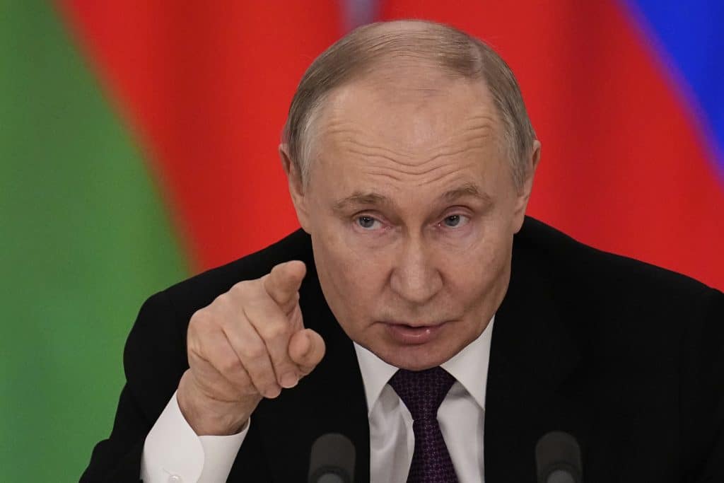 Putins sjakkspill om Ukraina: Et diplomatisk minefelt (+)