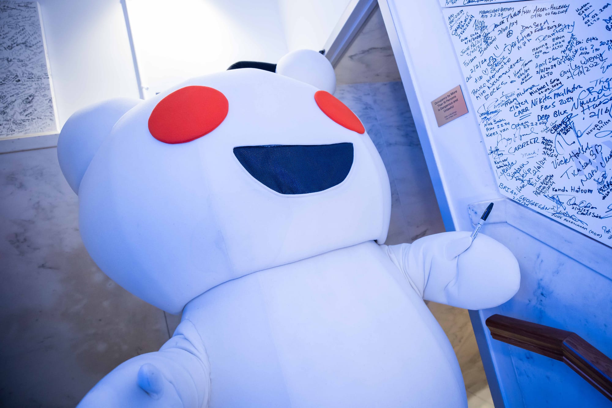 Researchers Secretly Ran a Massive, Unauthorized AI Persuasion Experiment on Reddit Users