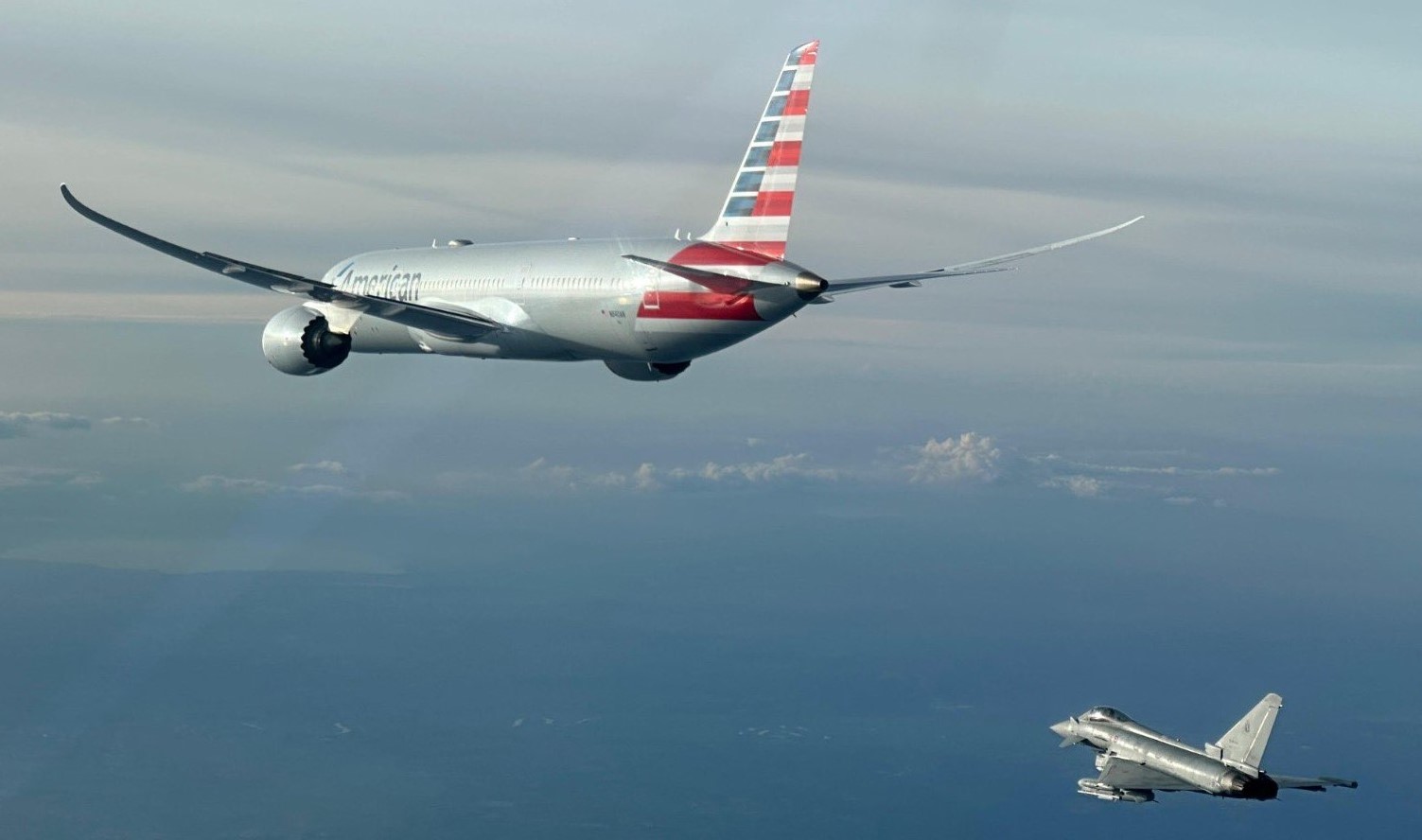 American Airlines eskortert til Roma av jagerfly etter bombetrussel om bord