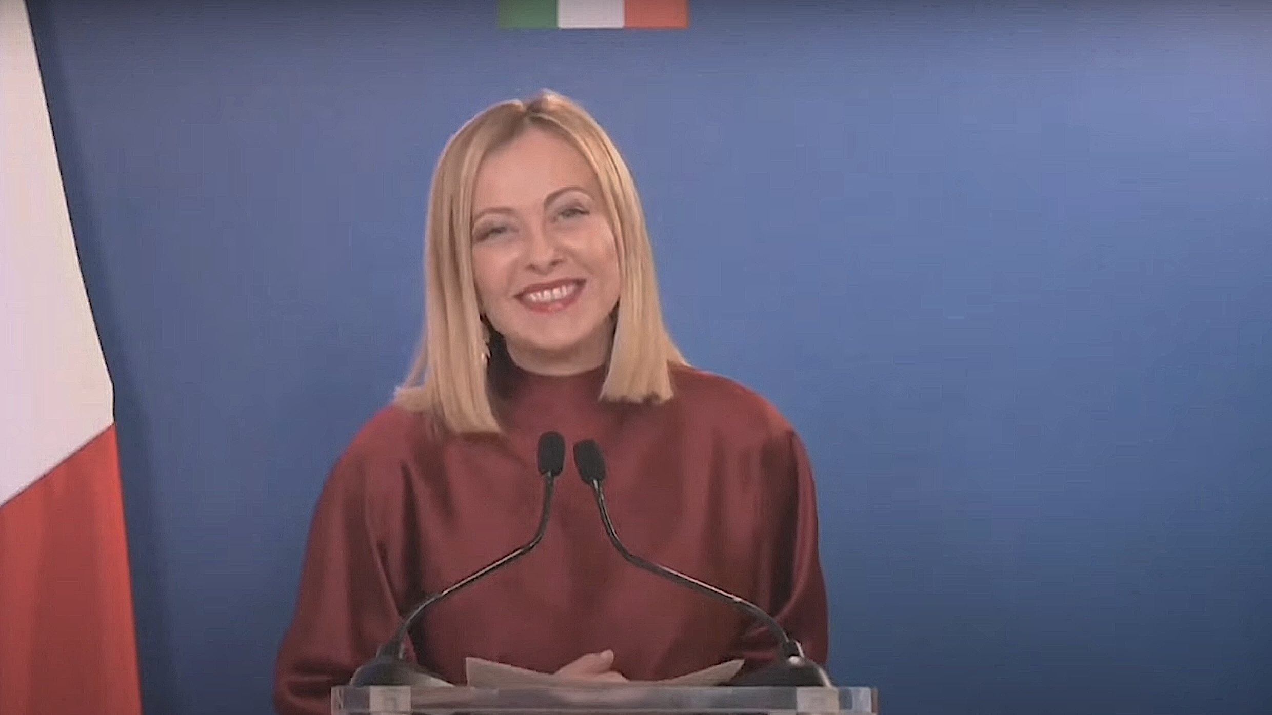 Giorgia Meloni toner flagg på CPAC