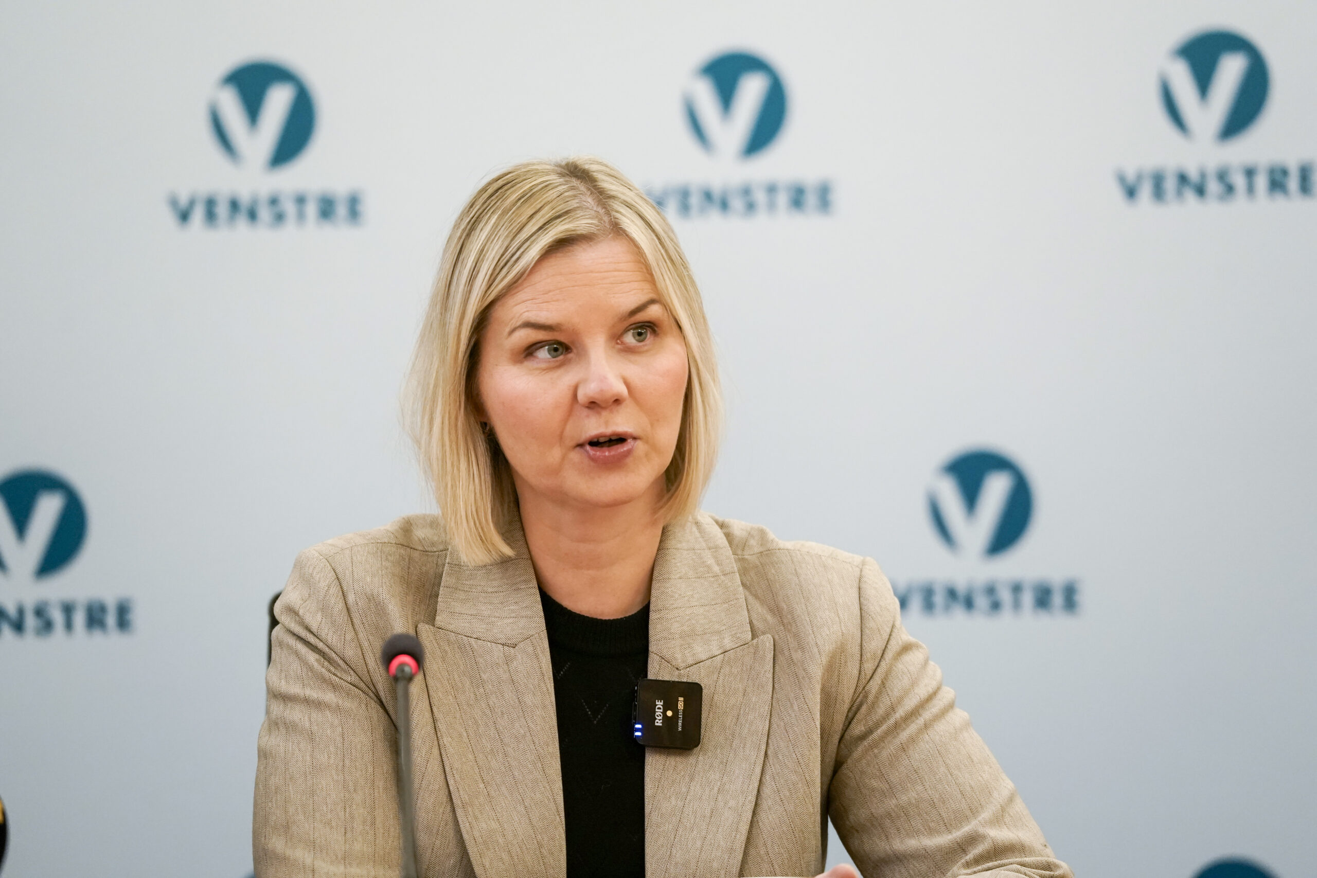 Venstre-lederen etter Trumps EU-toll og Ukraina-nei: – Farlig og uansvarlig