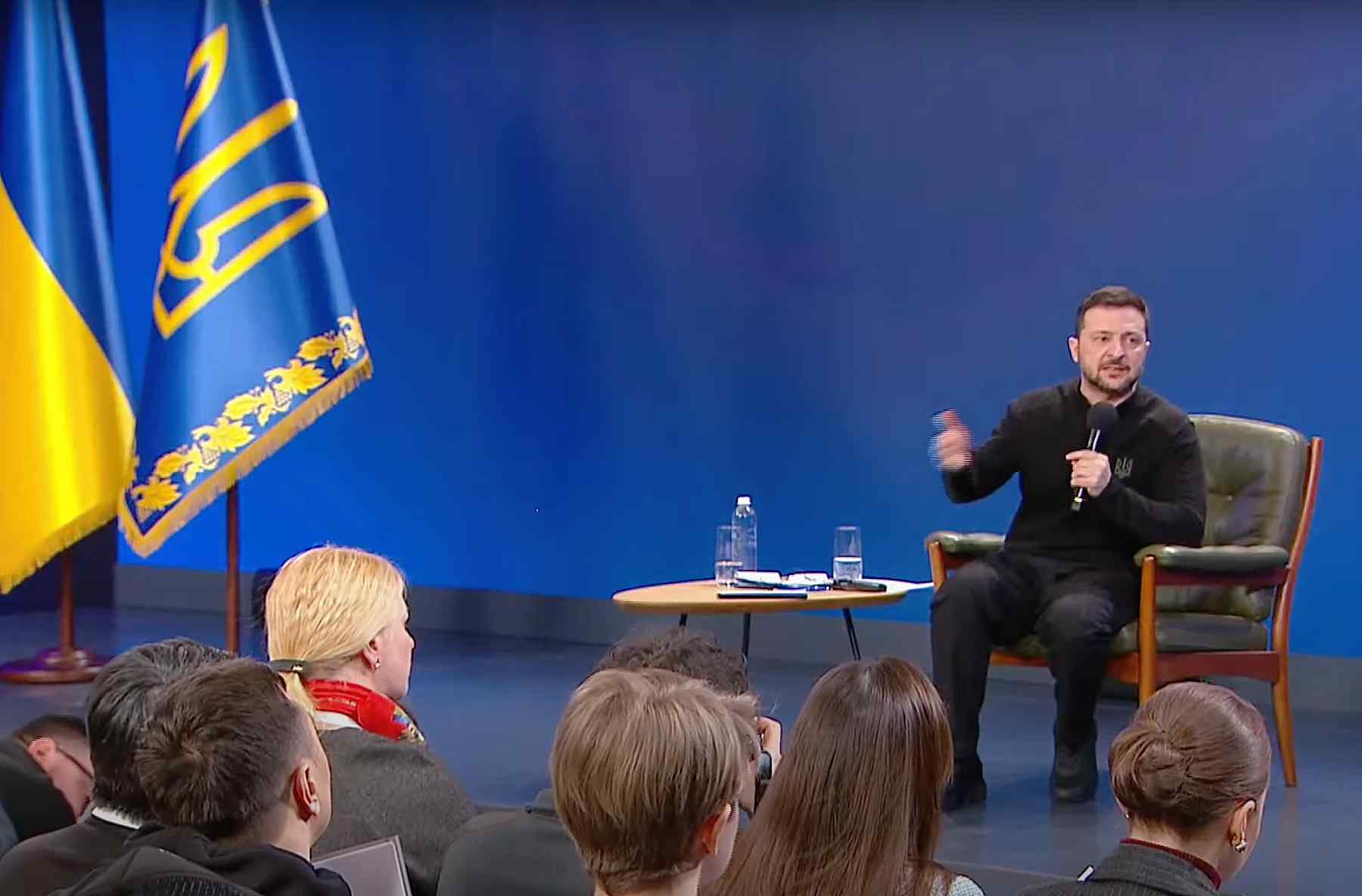 Zelenskyj sier han er villig til å trekke seg i bytte mot fred i Ukraina