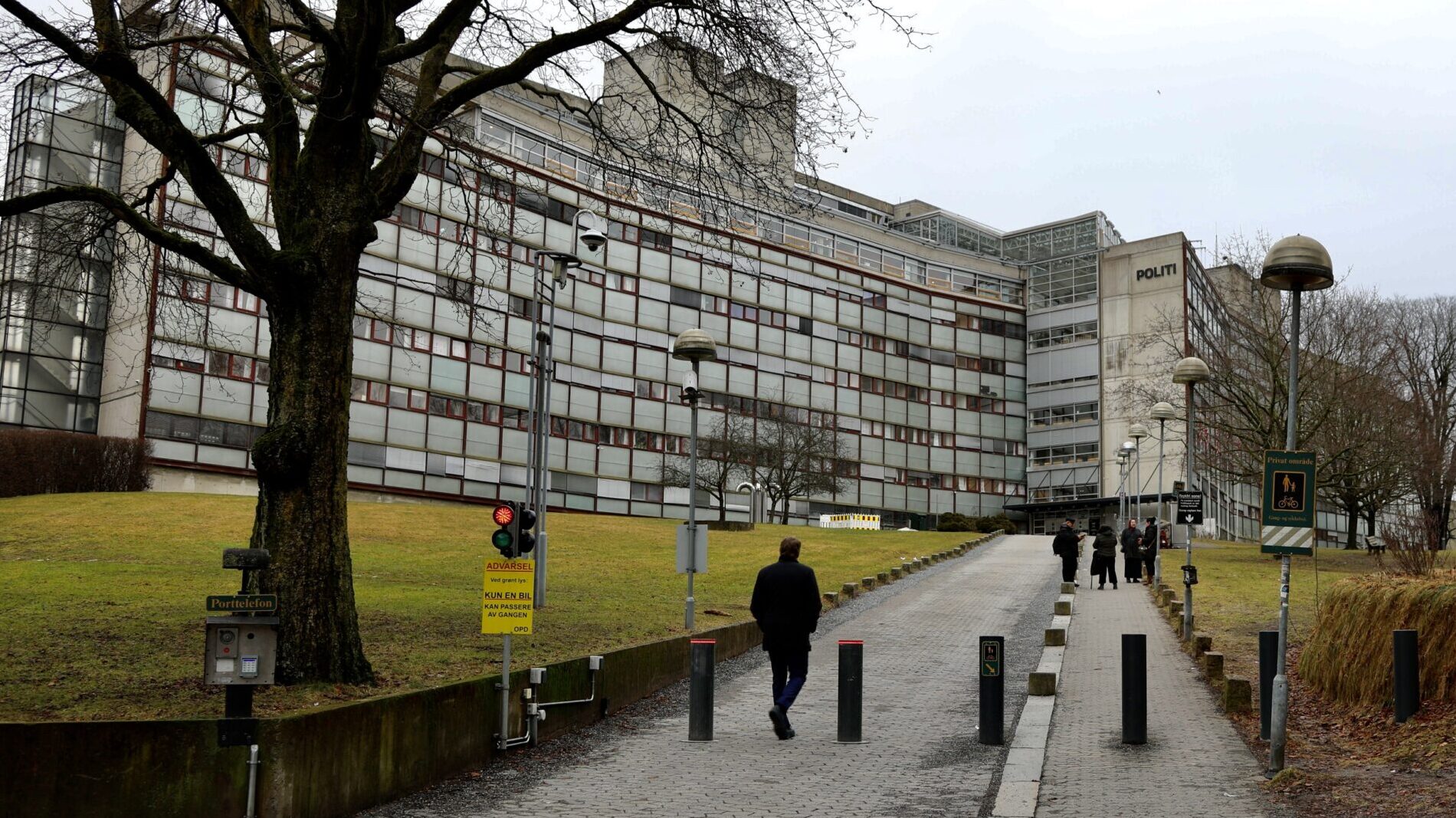 Brutalt knivangrep: 24-årig somalier gikk amok med kniv rett utenfor politihuset