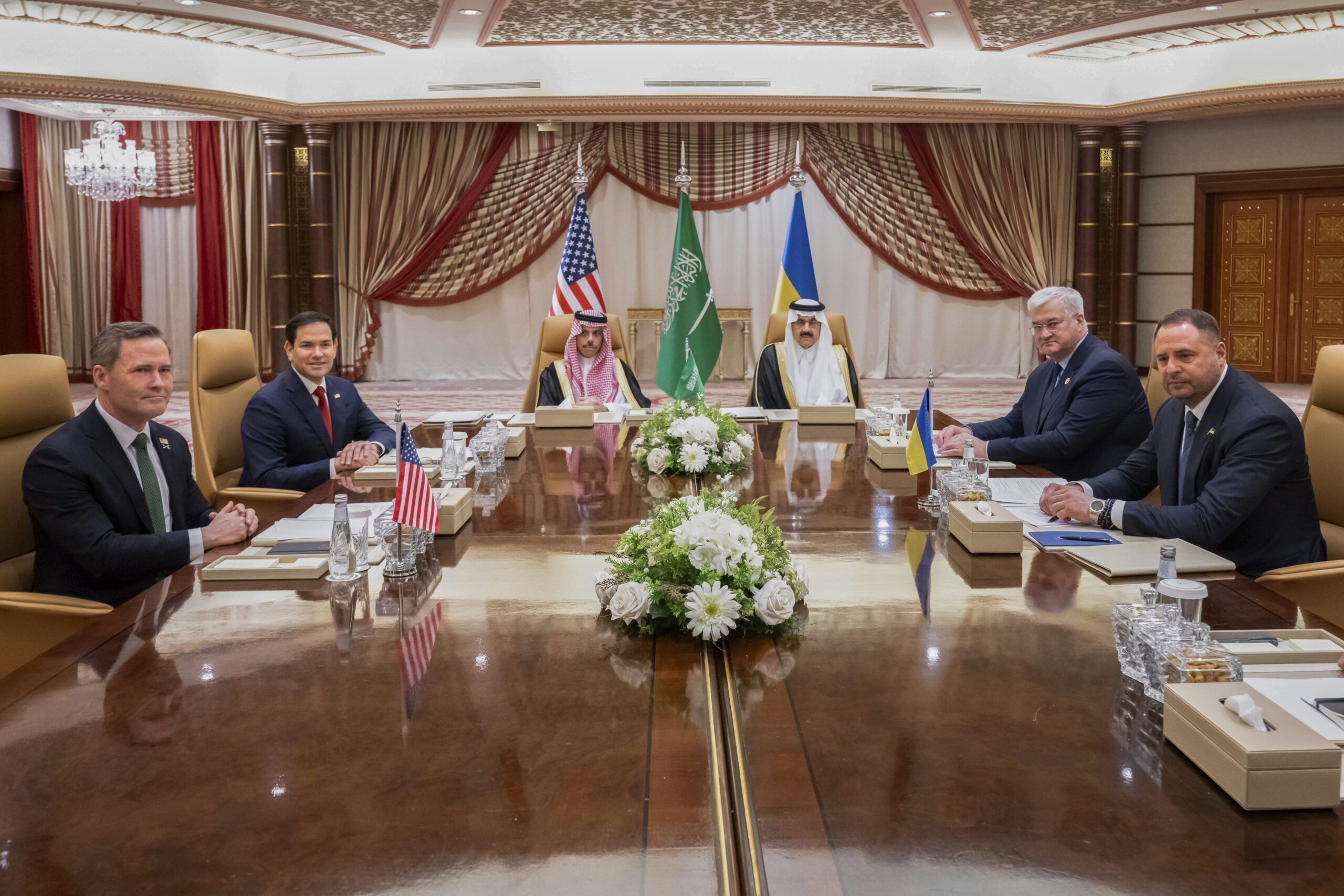 Rubio: Ukrainerne har gått med på «umiddelbare forhandlinger» med russerne