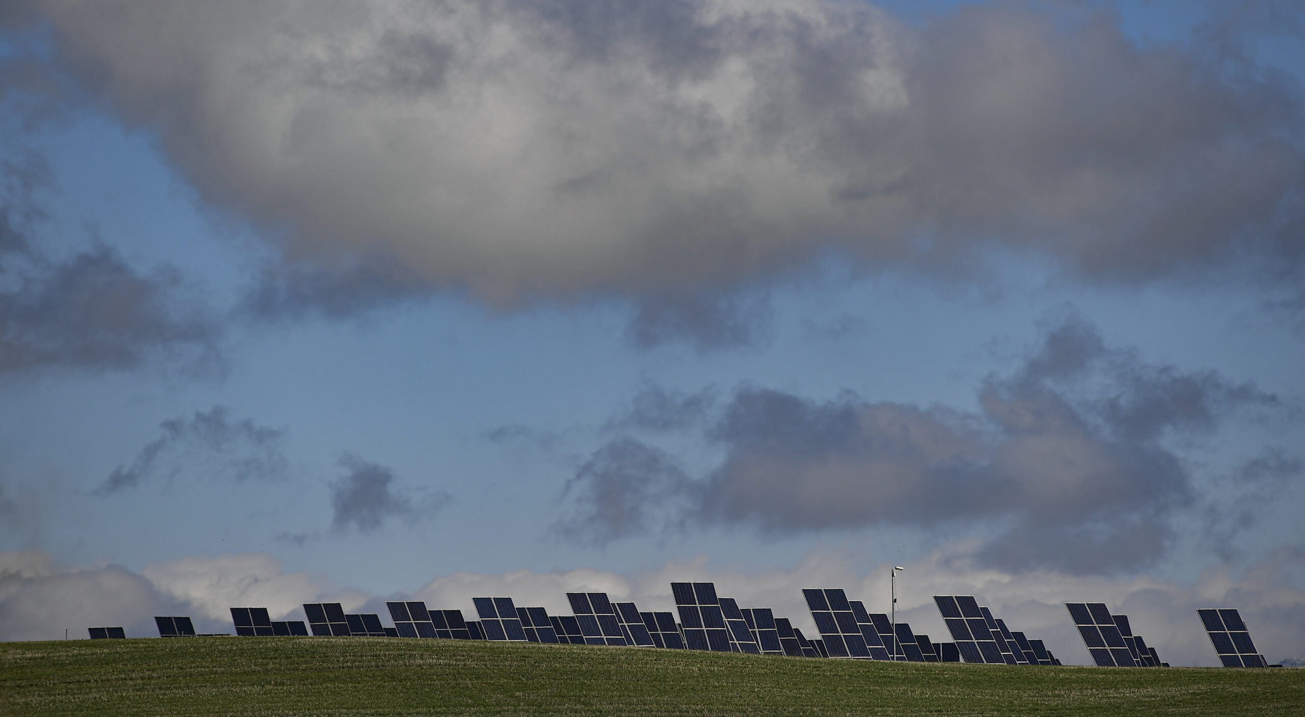 Spanske strøm­selskaper advarte om farlig energi­miks før black­outen