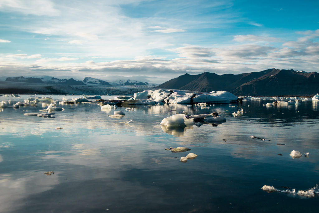 Besuchen Sie die Gletscherlagune Jökulsárlón im Südosten Islands