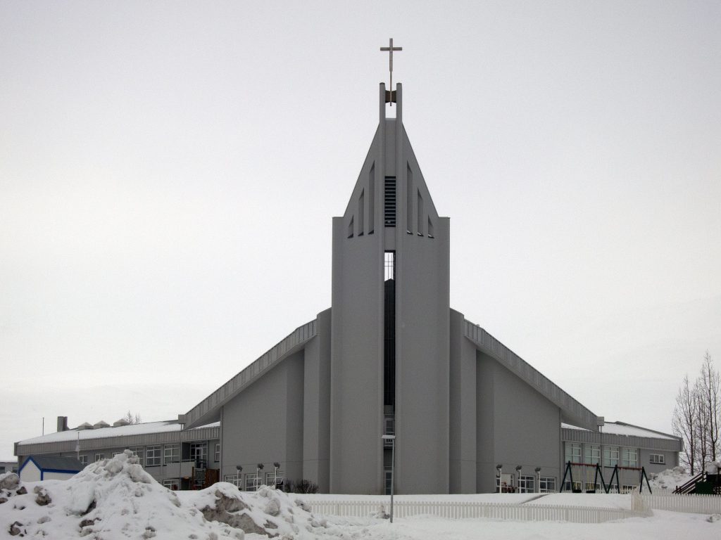 Priests Offer Speedy Weddings in Akureyri for Valentine’s Day