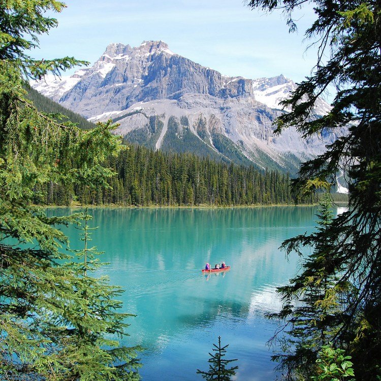 Best Time to Visit Canada: Seasonal Highlights and Travel Tips