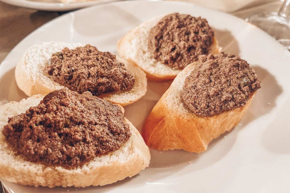 Florence Food: 25 Traditional Foods You Must Try in Florence