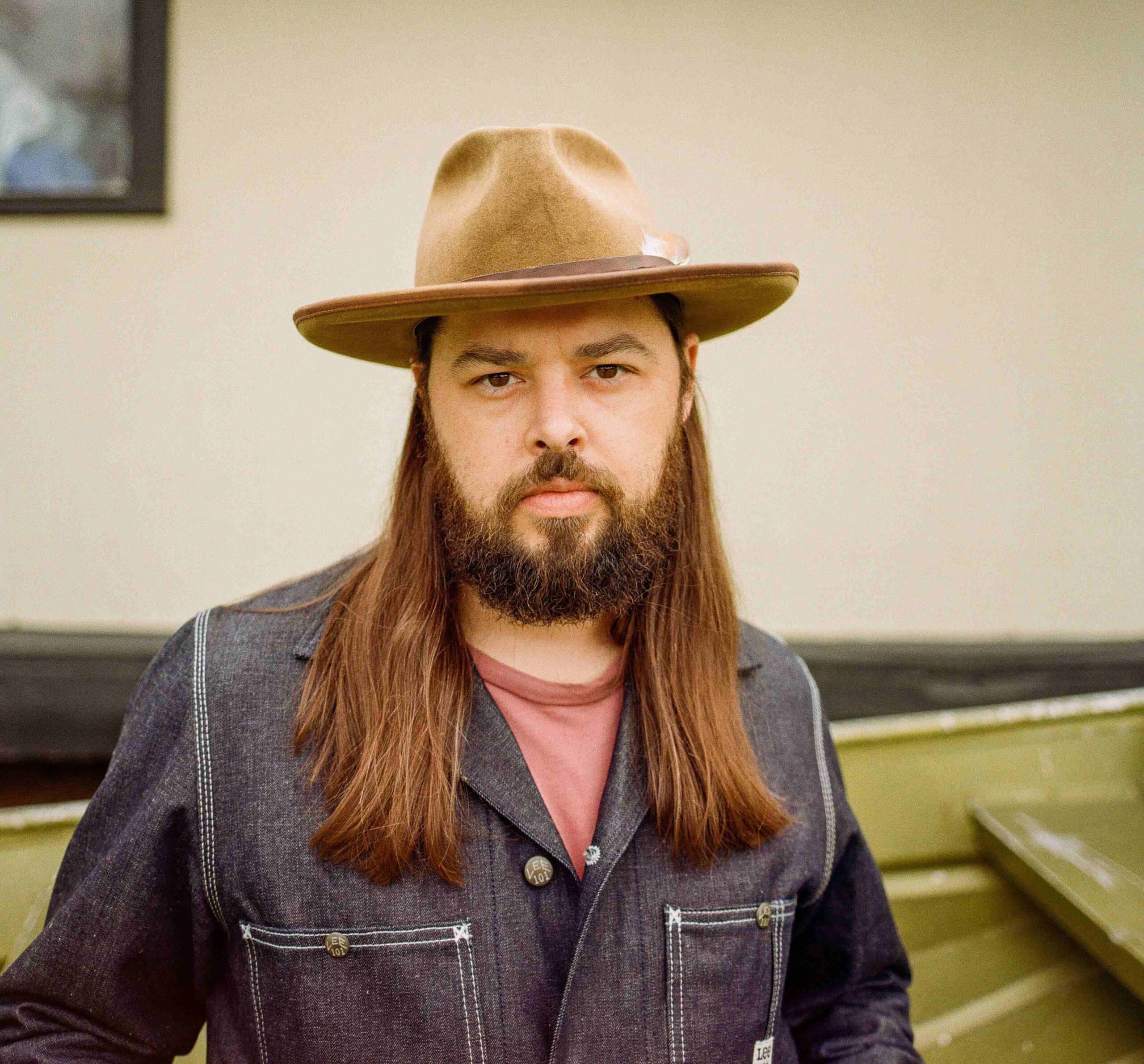 Nouseva country-tähti Caleb Caudle saapuu Suomeen kahdelle bändikeikalle