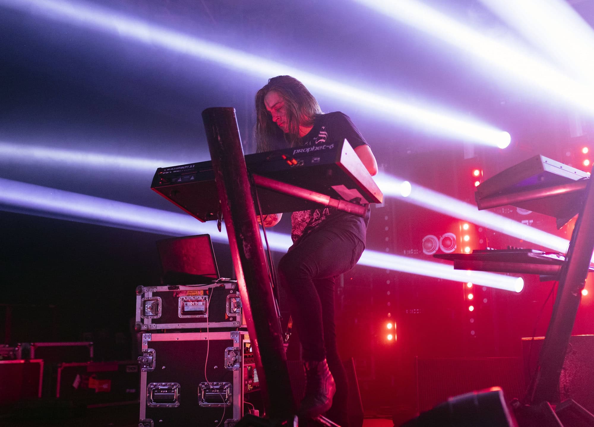 Synkeän synthwaven suuri nimi Perturbator julkaisi uuden videon – onpa melkoisen kolkkoa menoa