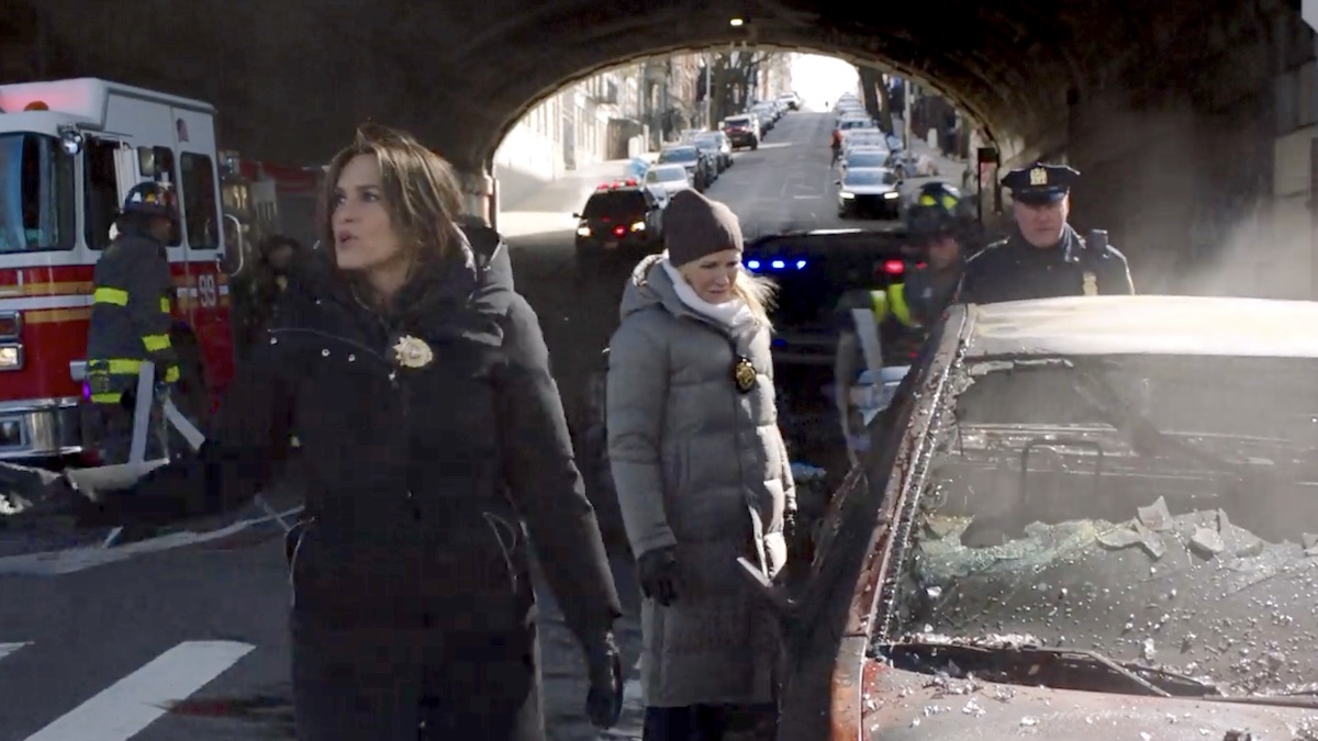 ‘Law & Order: SVU’ First-Look Clip:  Benson and Rollins Search for a Missing Girl