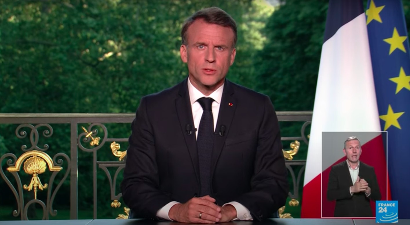 Frankrike vil anerkjenne Palestina og oppfordrer til forsoning med Algerie